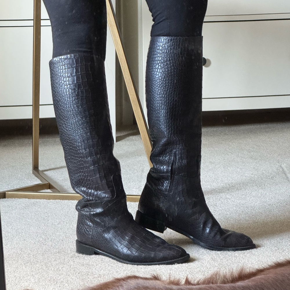 Stuart Weisman Black Croc-Embossed pull on equine boots